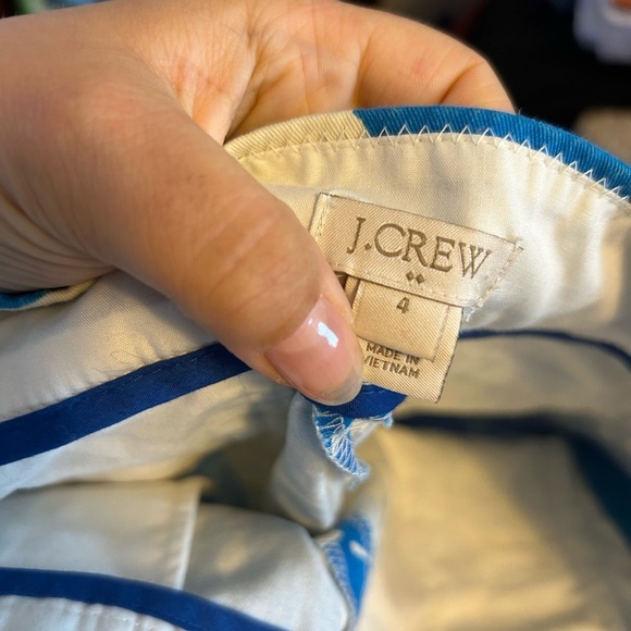 J CREW BLUE AND WHITE FLORAL CHINO SHORTS - Picture 3 of 4